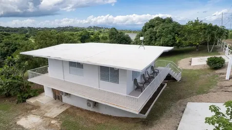 595 Comm. Villa Borinquen Vieques PR 00765
