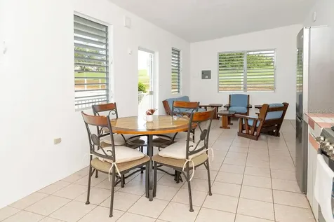 595 Comm. Villa Borinquen Vieques PR 00765