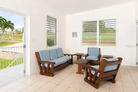 595 Comm. Villa Borinquen Vieques PR 00765