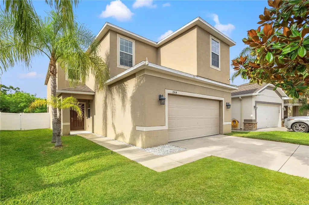 1964 Hawks View Drive Ruskin FL 33570