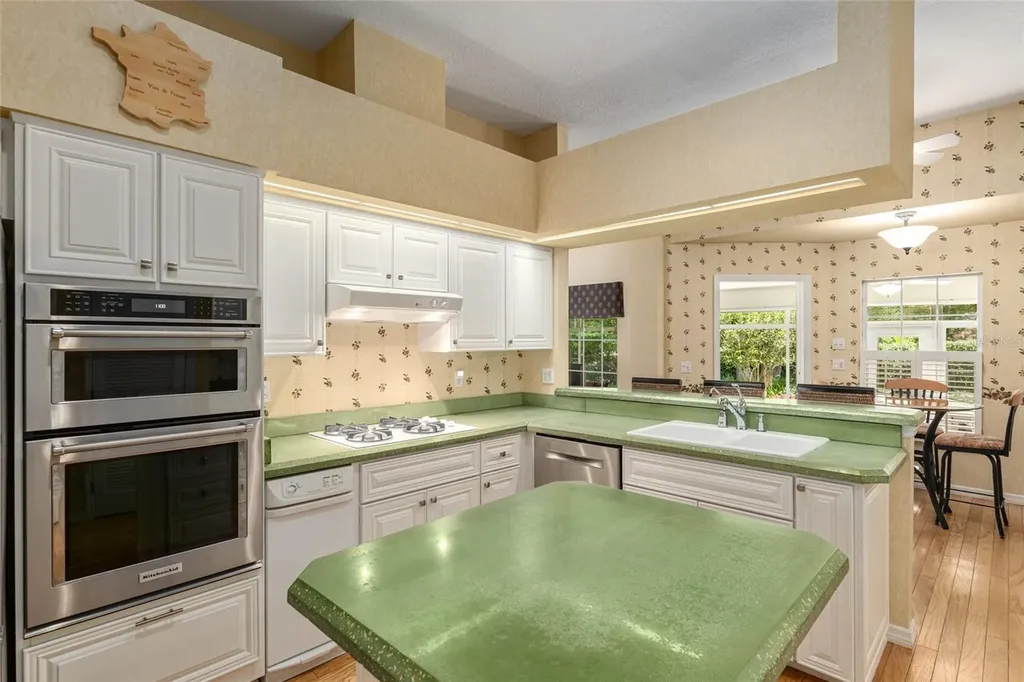 2215 SE Spring Hill Court Ocala FL 34471