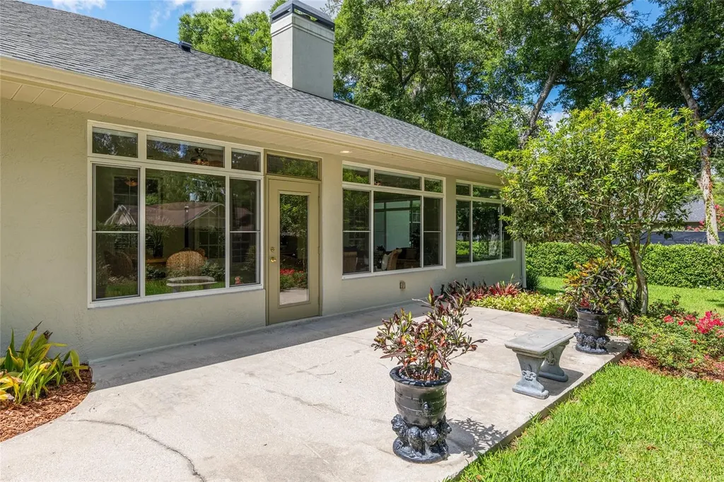 2215 SE Spring Hill Court Ocala FL 34471