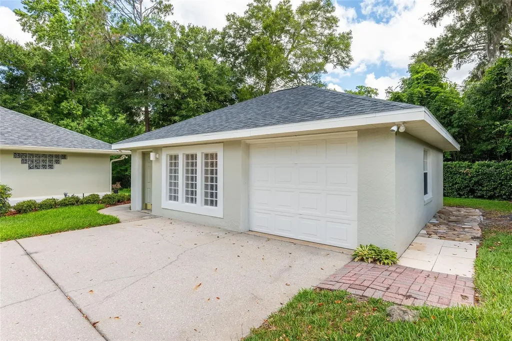 2215 SE Spring Hill Court Ocala FL 34471