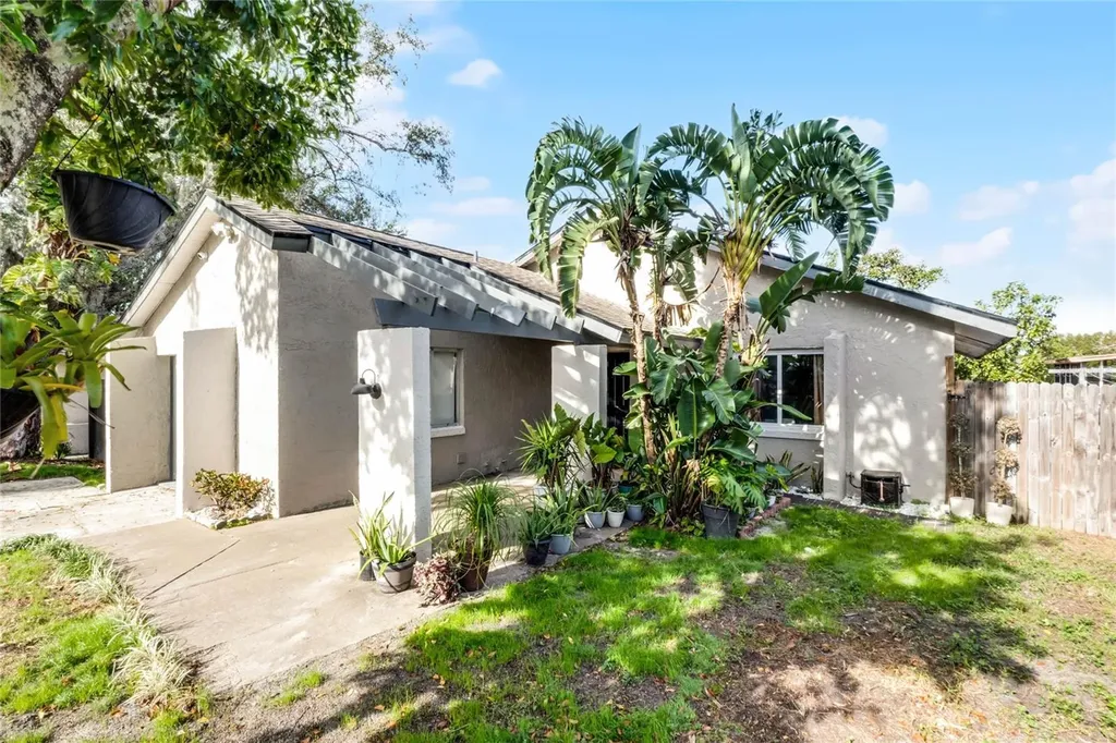2216 Greenview Circle Orlando FL 32808