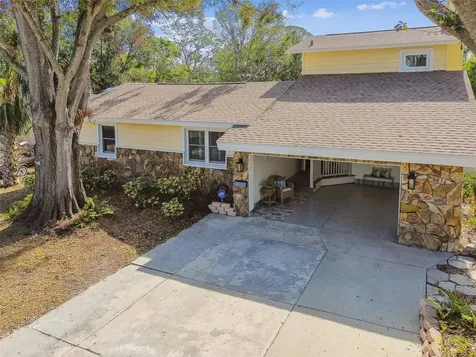 6034 17th Avenue N St Petersburg FL 33710