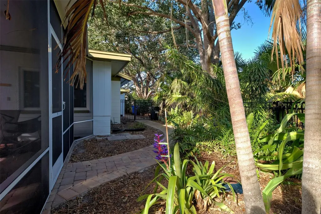 421 Riviera Street Venice FL 34285