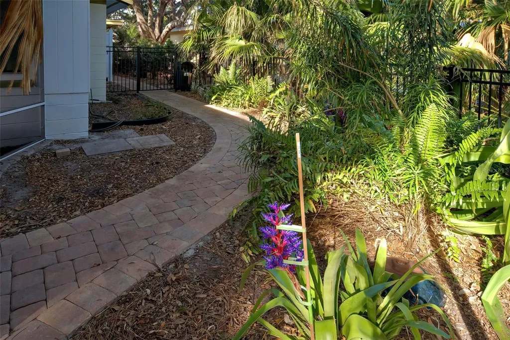 421 Riviera Street Venice FL 34285