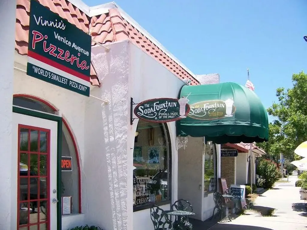 421 Riviera Street Venice FL 34285