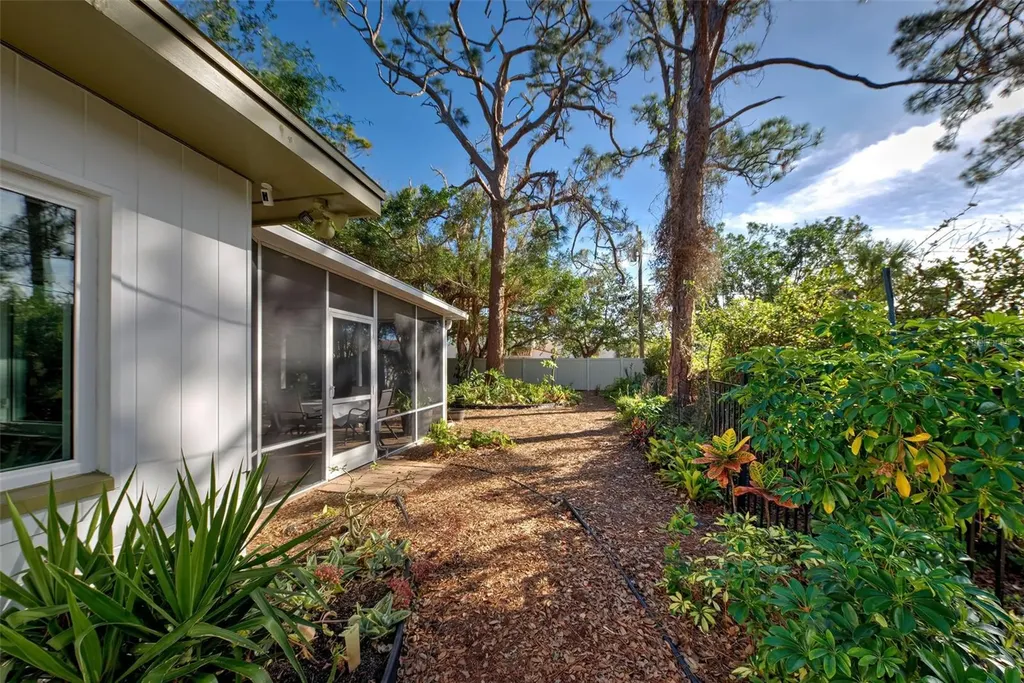 421 Riviera Street Venice FL 34285