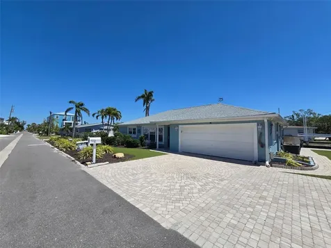 618 Jungle Queen Way Longboat Key FL 34228
