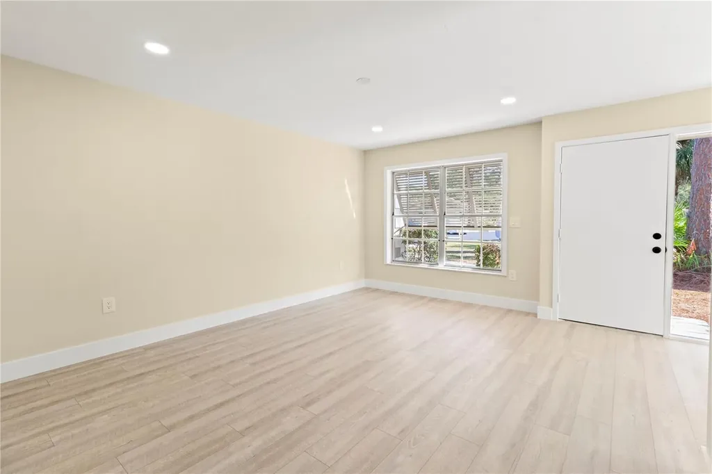 727 N Jefferson Avenue Sarasota FL 34237