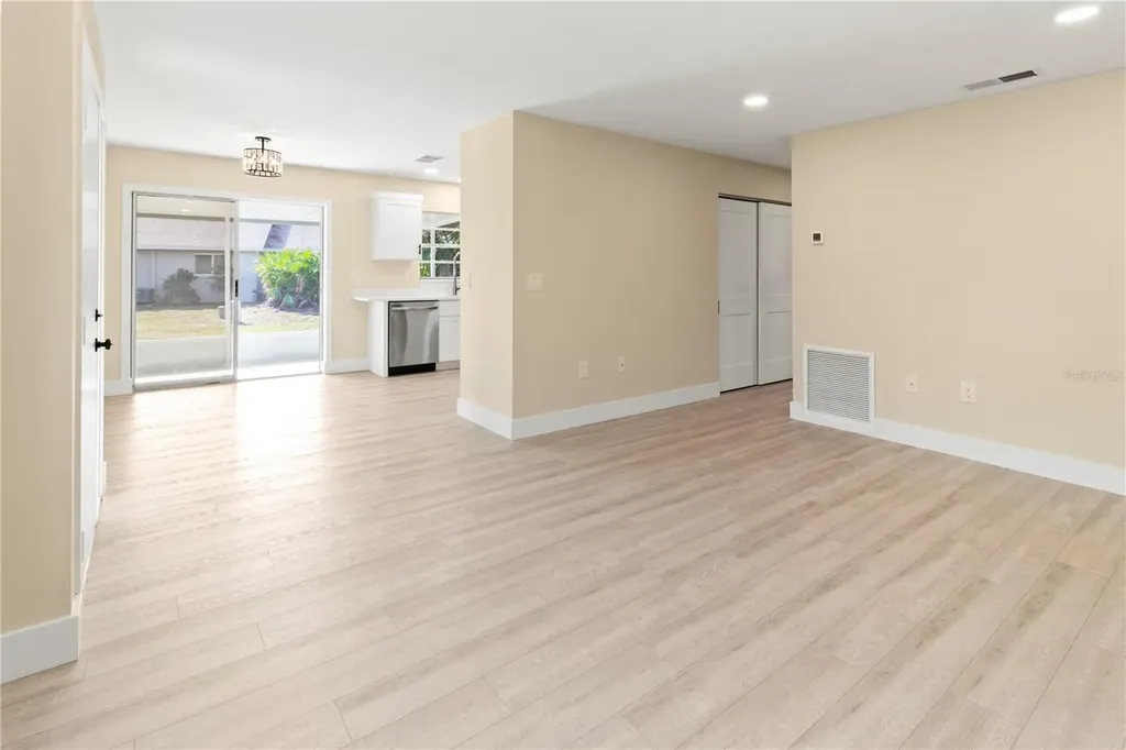 727 N Jefferson Avenue Sarasota FL 34237