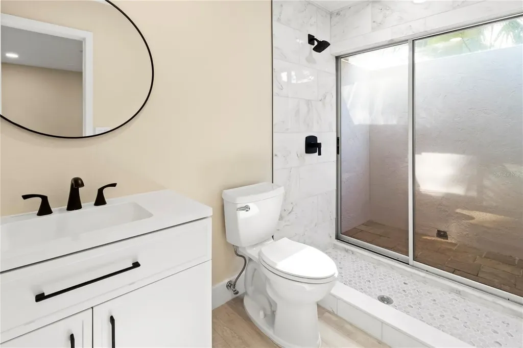 727 N Jefferson Avenue Sarasota FL 34237