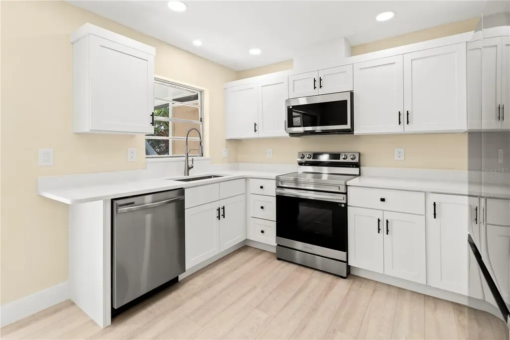 727 N Jefferson Avenue Sarasota FL 34237