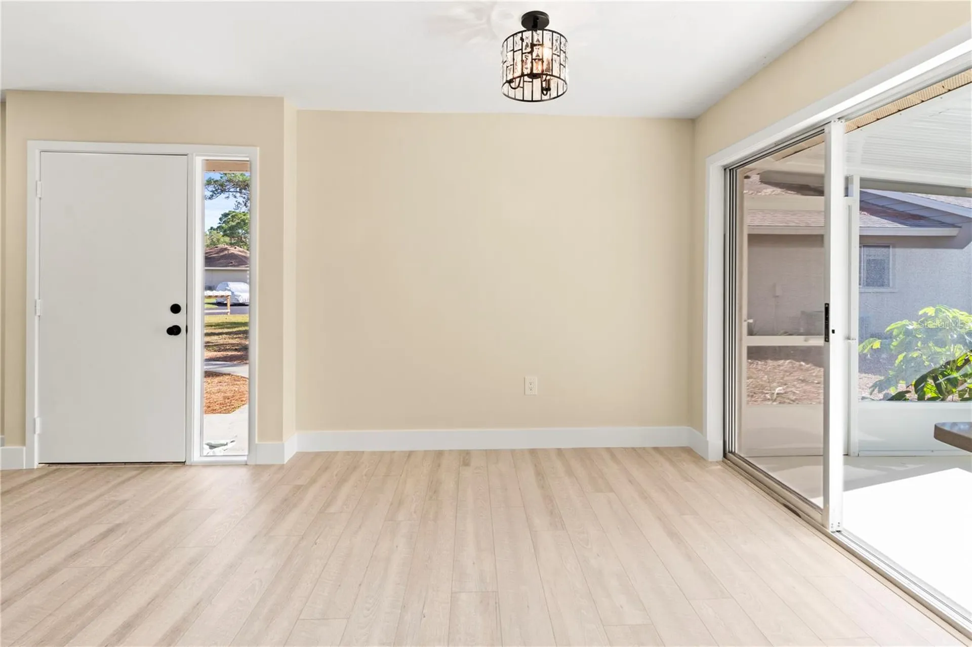 727 N Jefferson Avenue Sarasota FL 34237