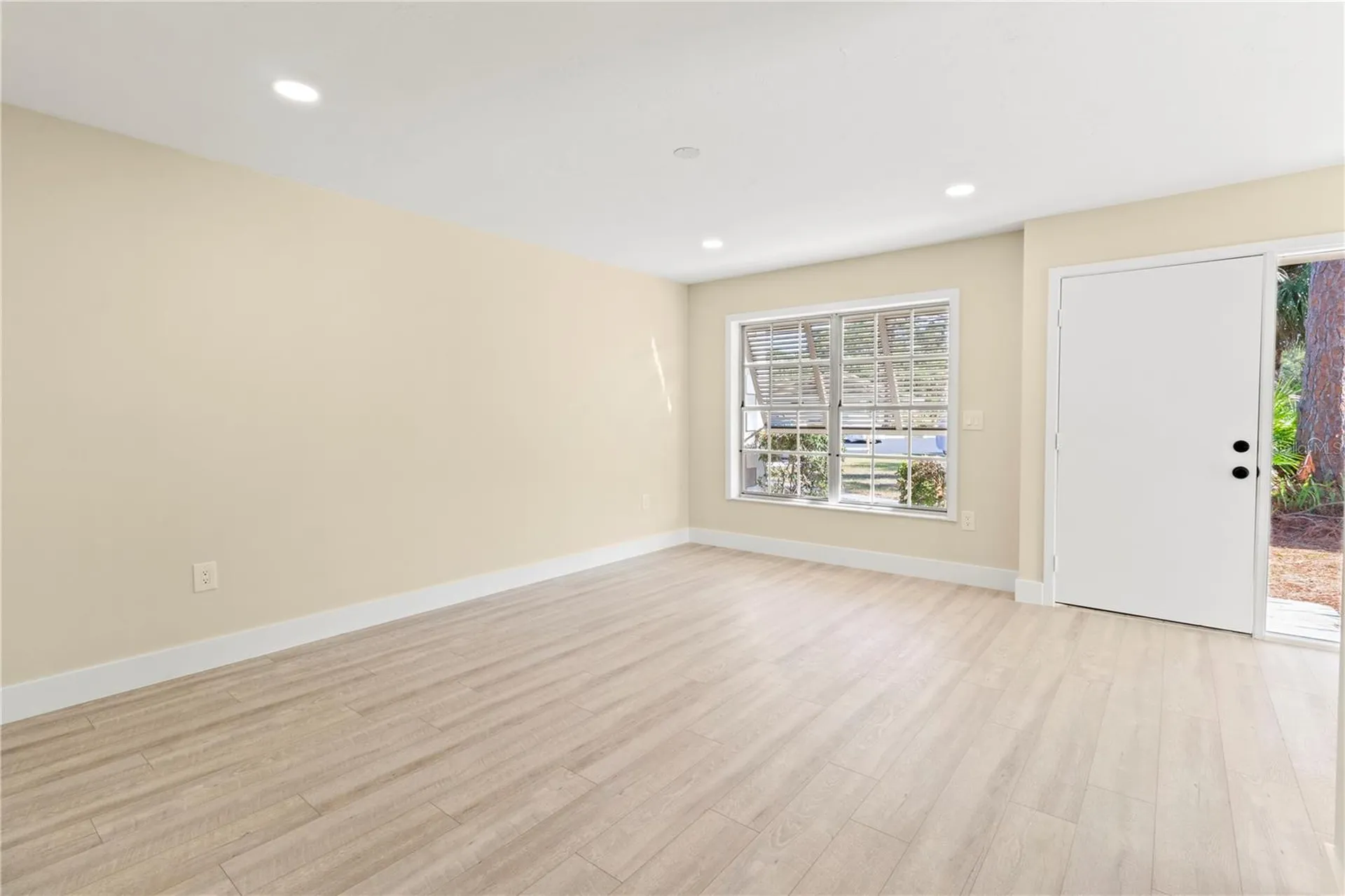 727 N Jefferson Avenue Sarasota FL 34237