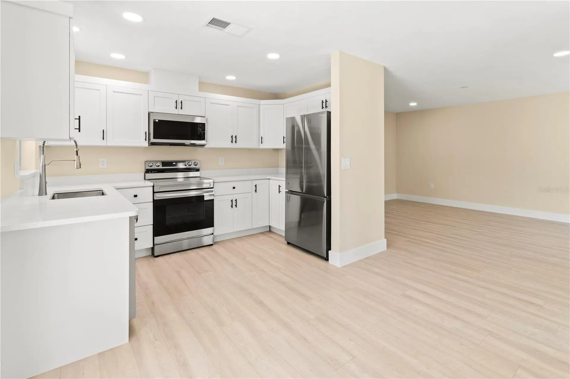 727 N Jefferson Avenue Sarasota FL 34237