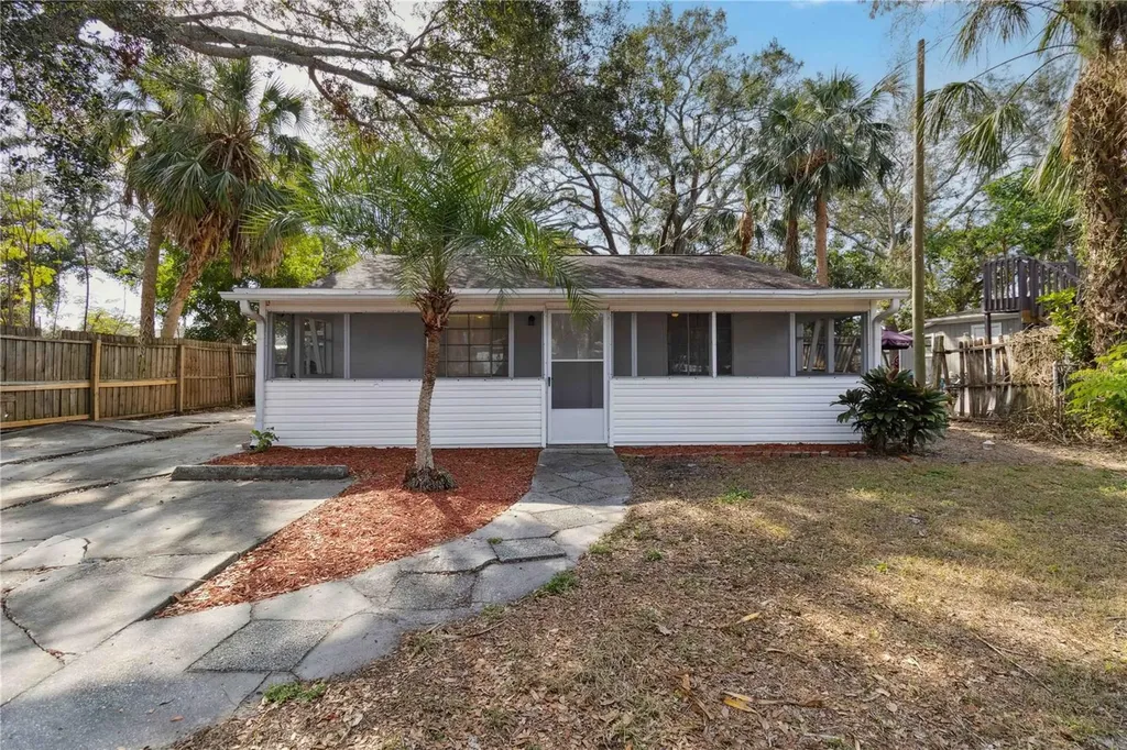 1376 18th Street Sarasota FL 34234