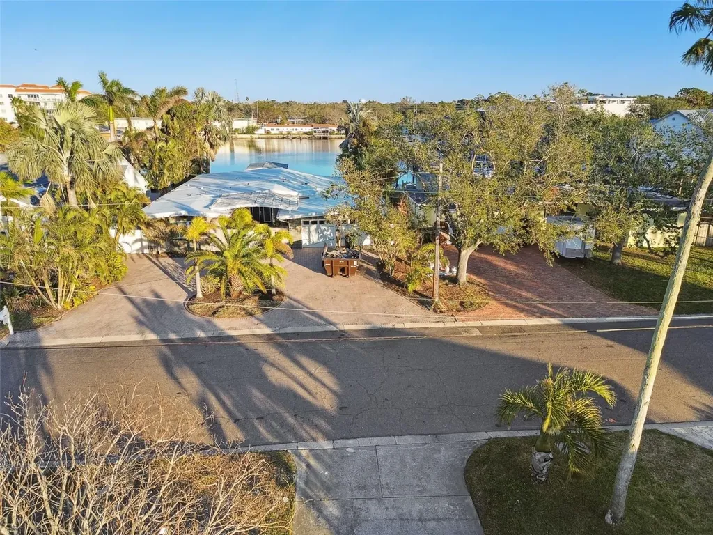 1836 Venetian Point Drive Clearwater FL 33755