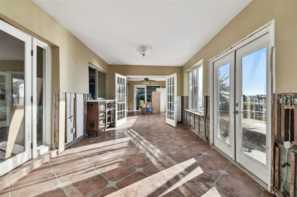 1836 Venetian Point Drive Clearwater FL 33755
