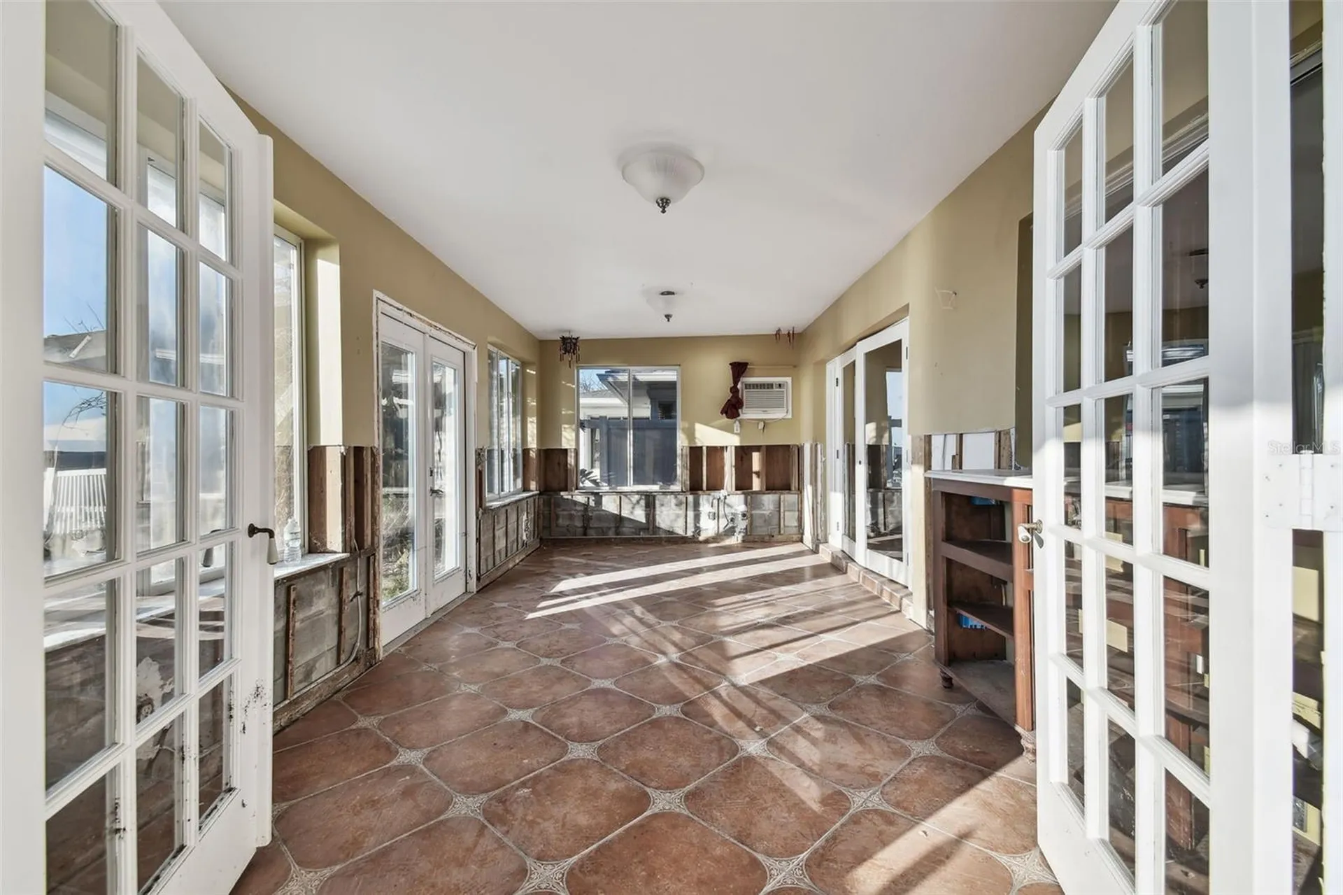 1836 Venetian Point Drive Clearwater FL 33755