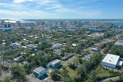 1744 10th Street Sarasota FL 34236