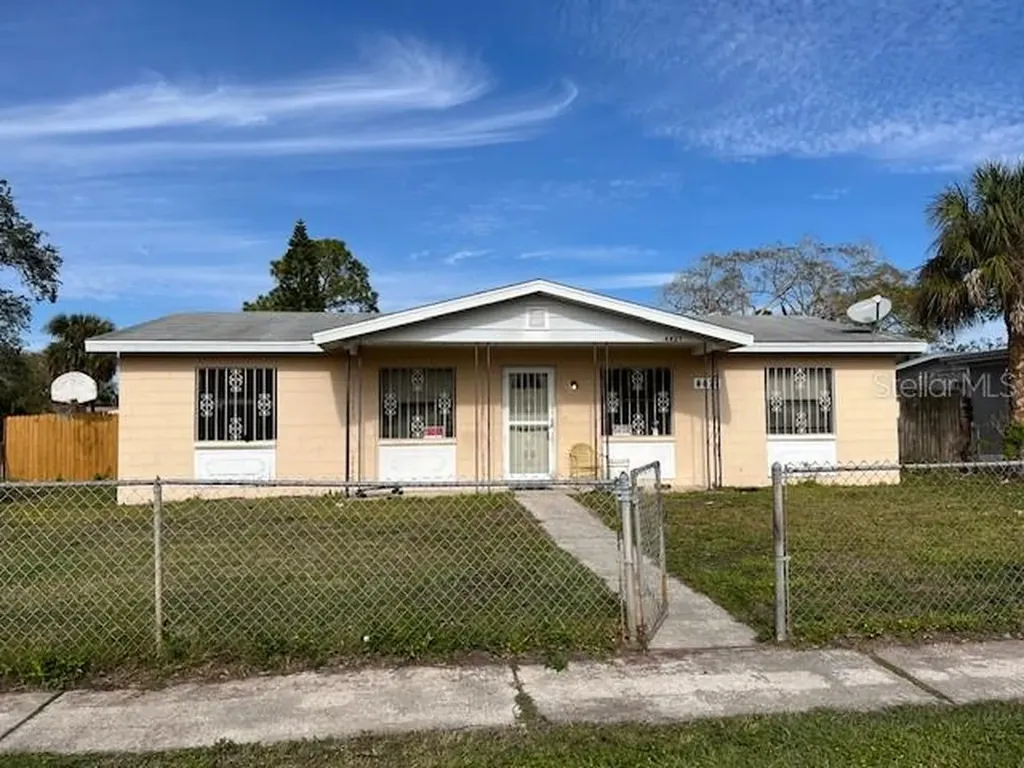 4427 W Varn Avenue Tampa FL 33616