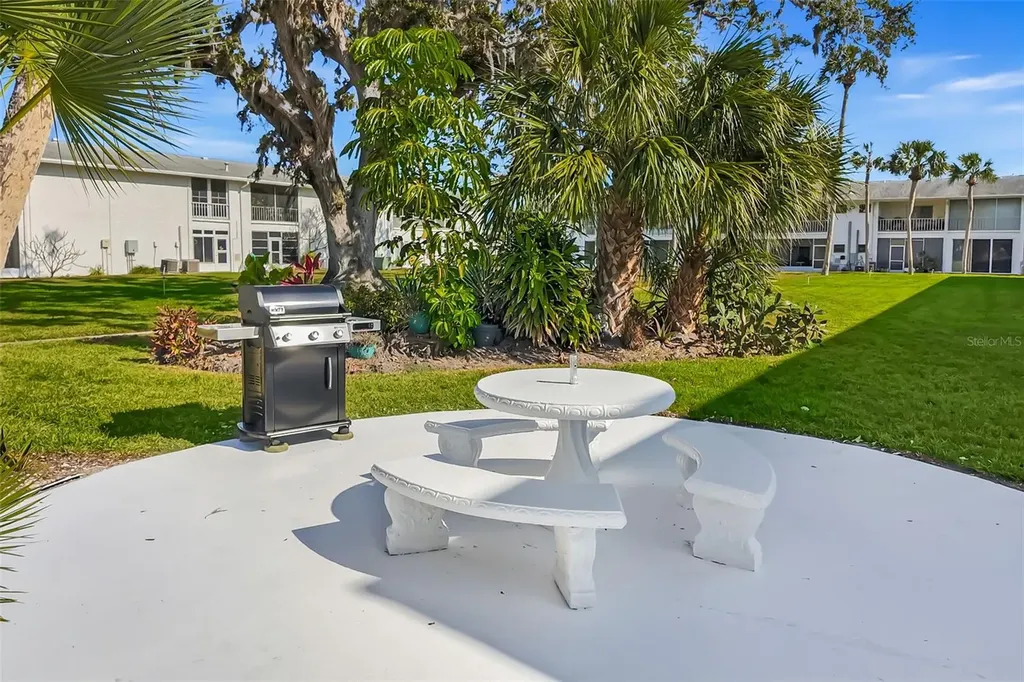 202 47th Avenue Drive W Bradenton FL 34207