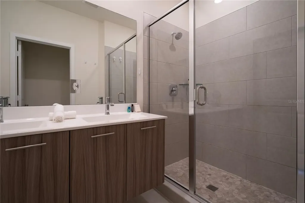 4552 NW 83rd Path Doral FL 33166