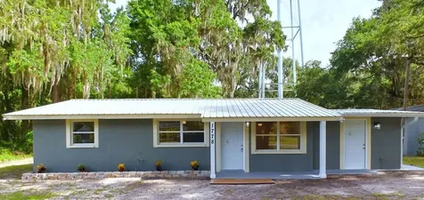 1778 Cr 426 Lake Panasoffkee FL 33538