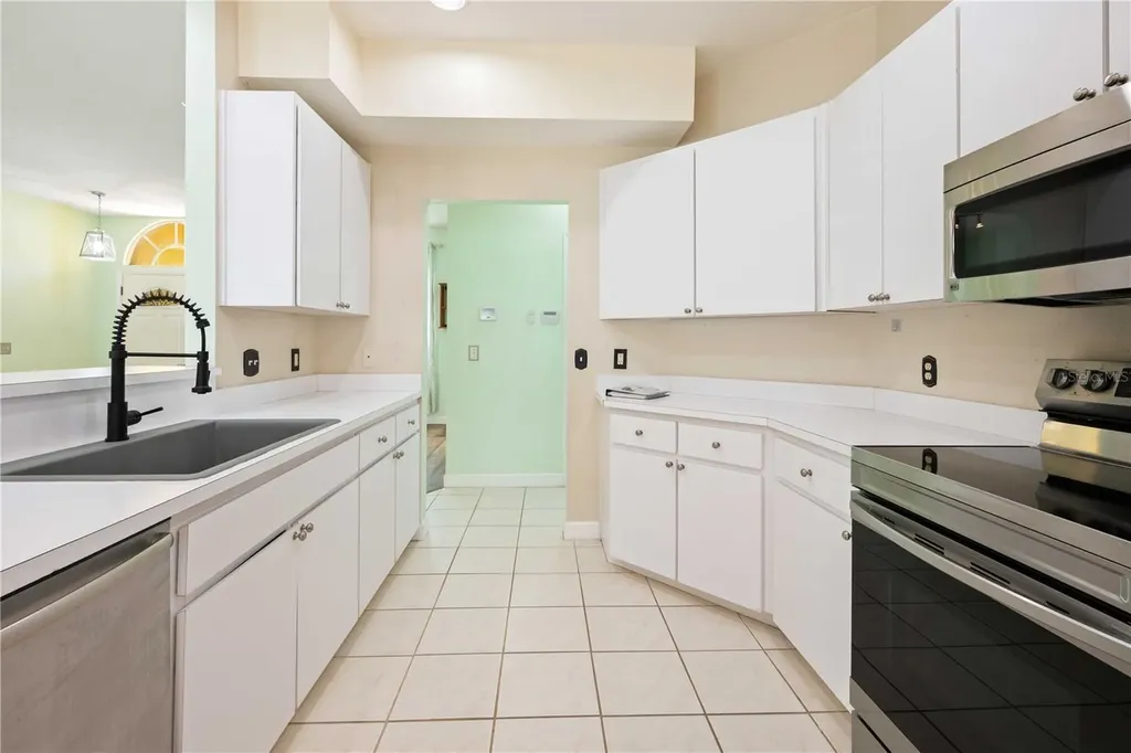 5215 New Brittany Lane Zephyrhills FL 33541