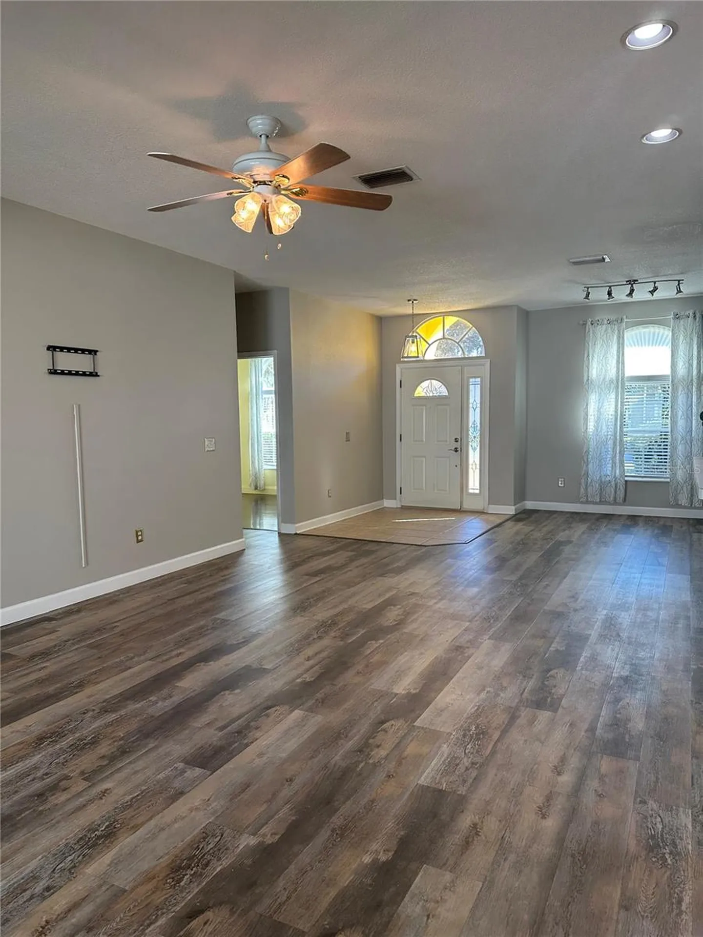 5215 New Brittany Lane Zephyrhills FL 33541