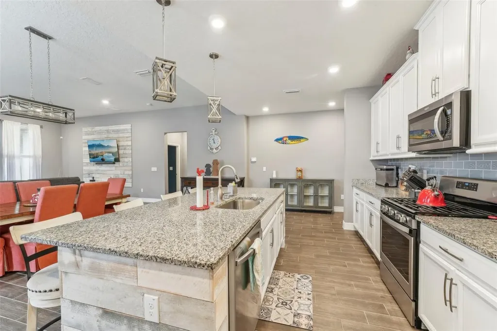 6028 Milestone Drive Apollo Beach FL 33572