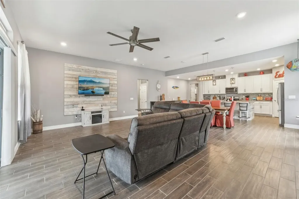 6028 Milestone Drive Apollo Beach FL 33572