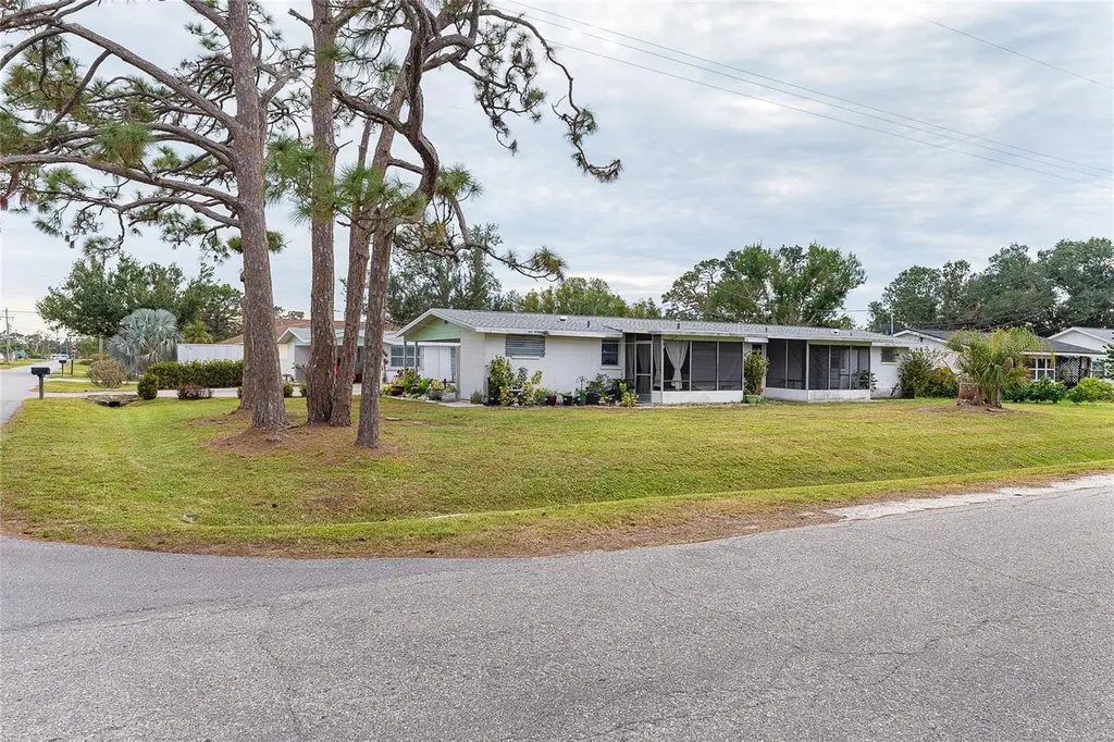 104 S New York Avenue Englewood FL 34223