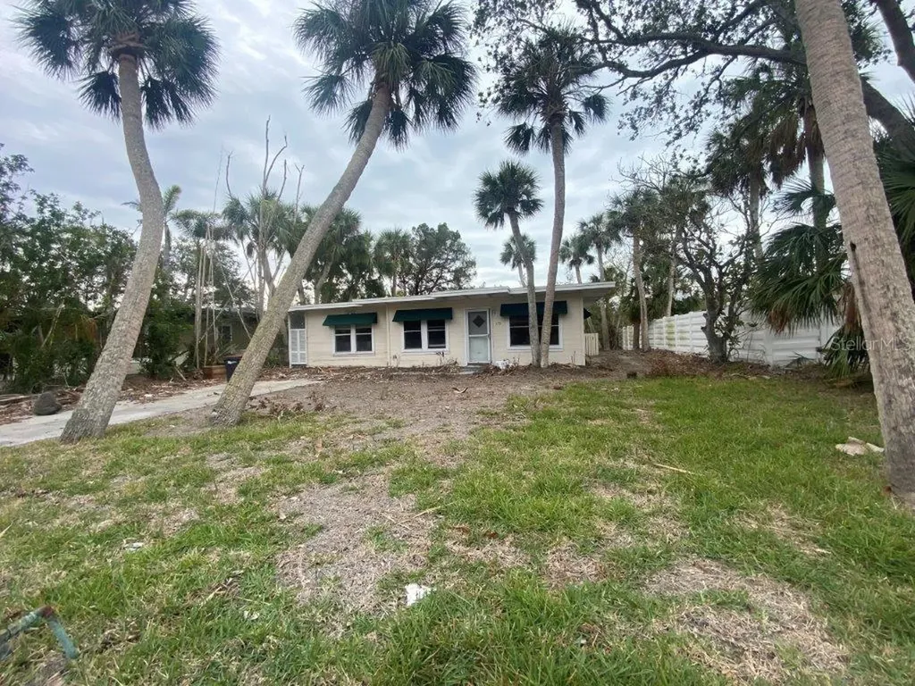 175 Island Circle Sarasota FL 34242