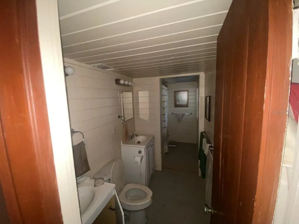 175 Island Circle Sarasota FL 34242