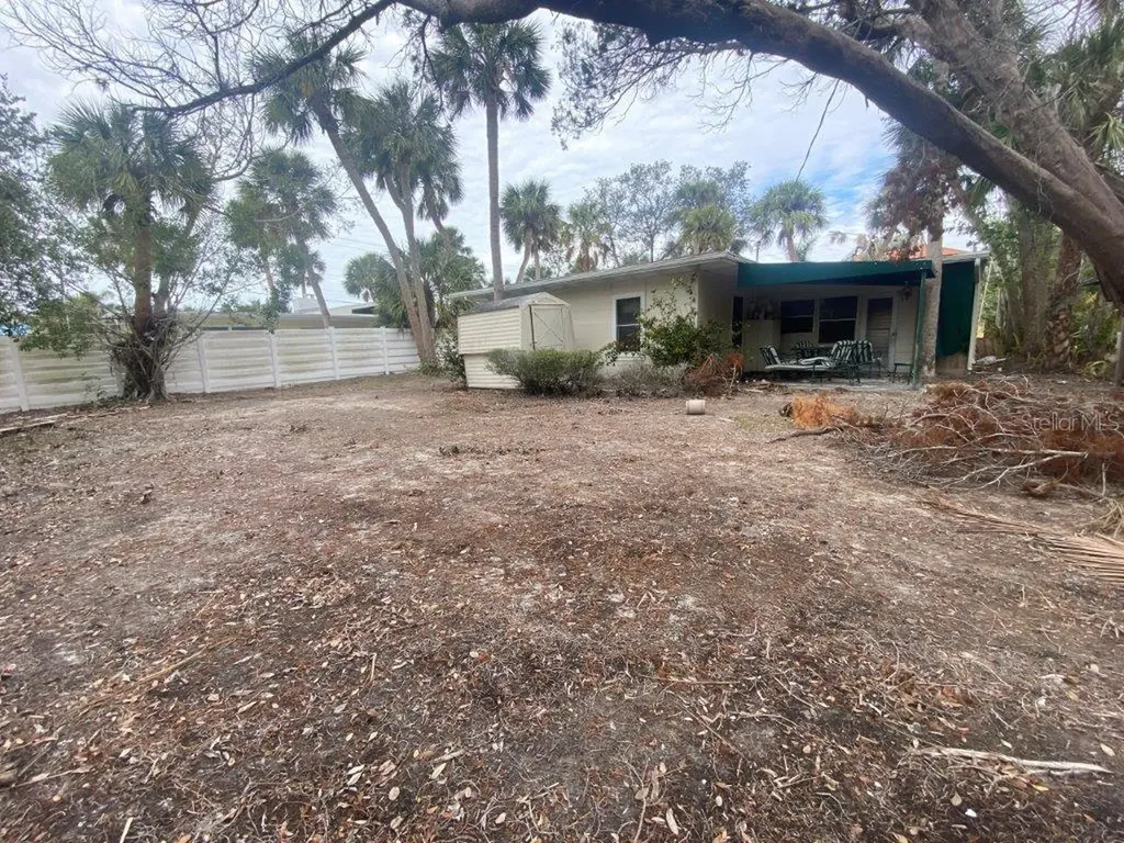 175 Island Circle Sarasota FL 34242