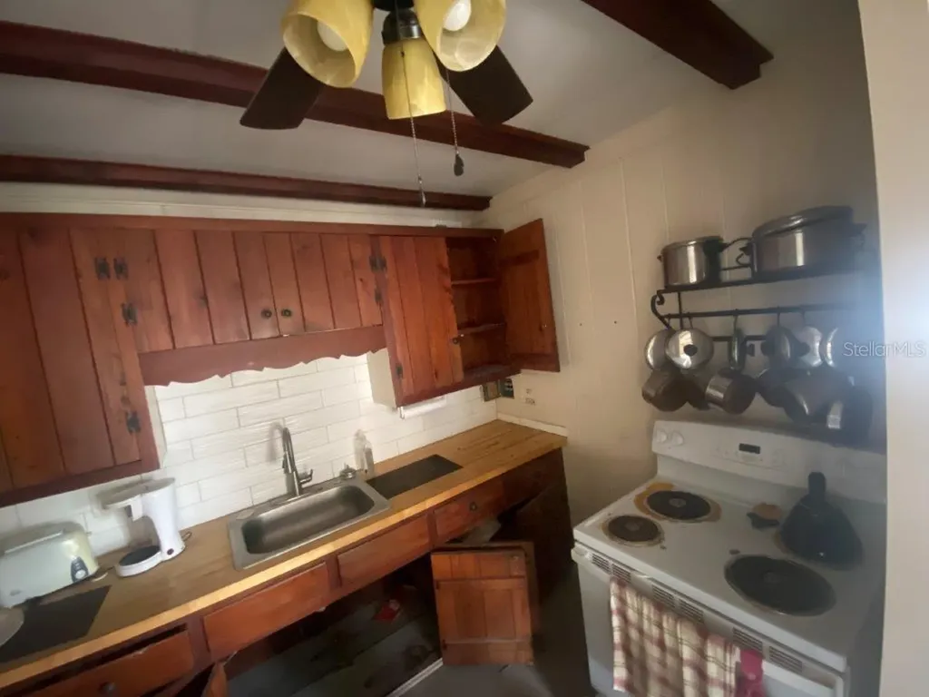 175 Island Circle Sarasota FL 34242