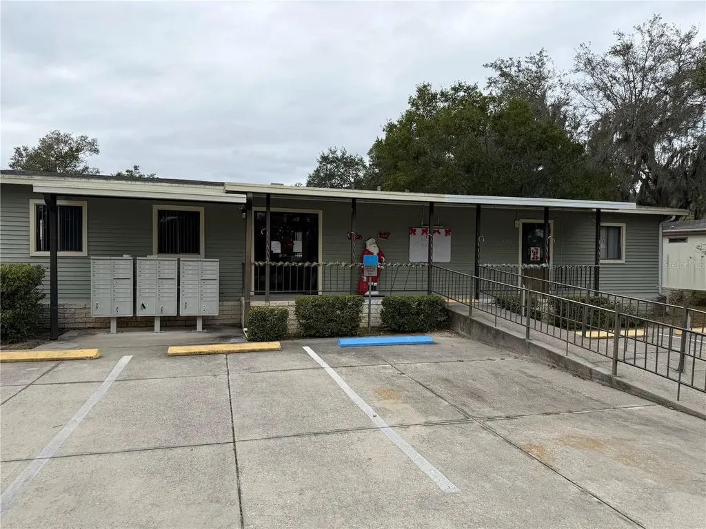 Montclair Road Leesburg FL 34748