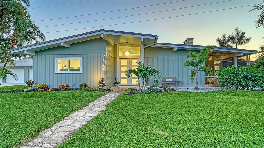 302 45th Street W Bradenton FL 34209
