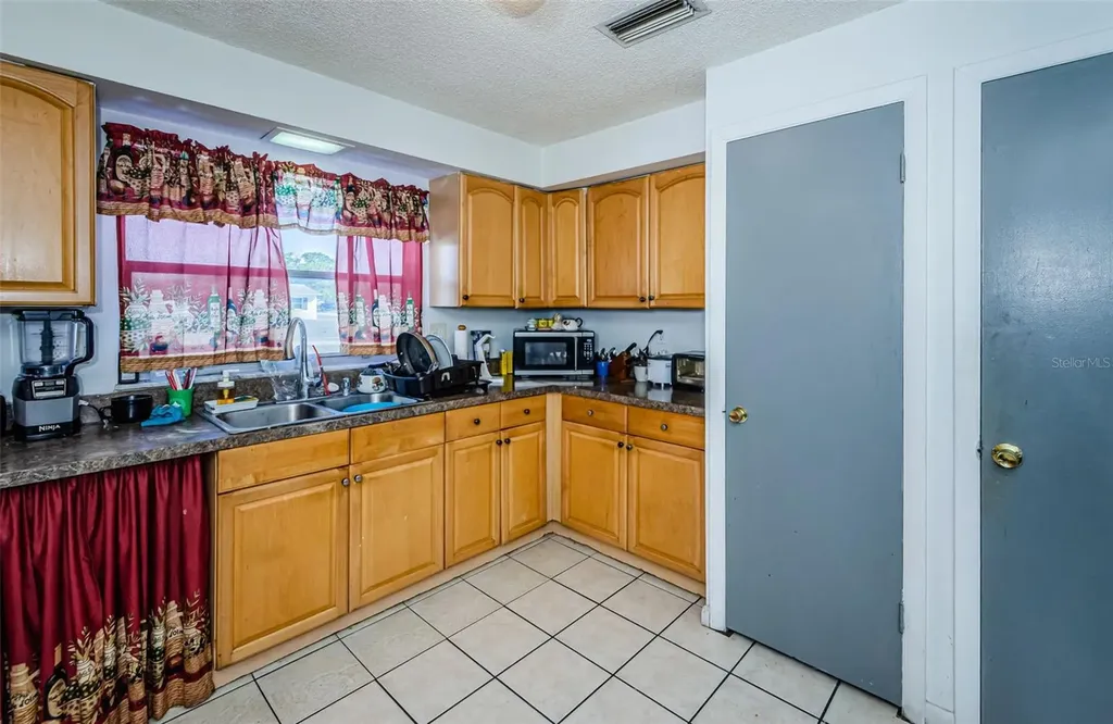 4573 Deltona Boulevard Spring Hill FL 34606