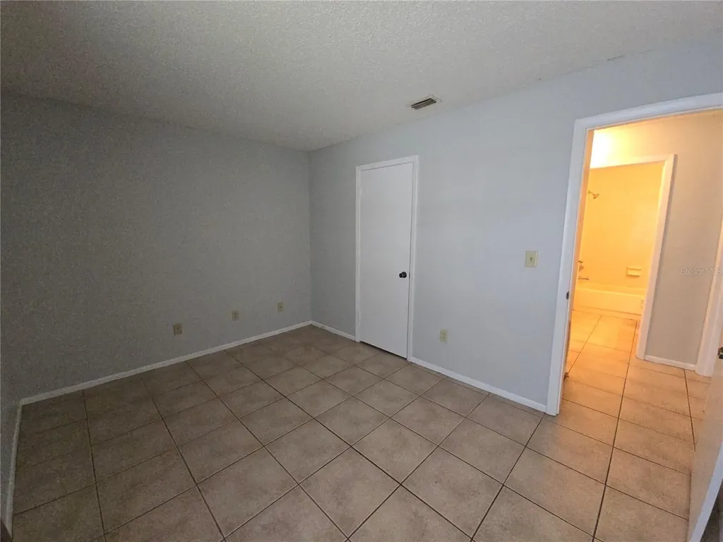 4031 Tumble Wood Trail Tampa FL 33613