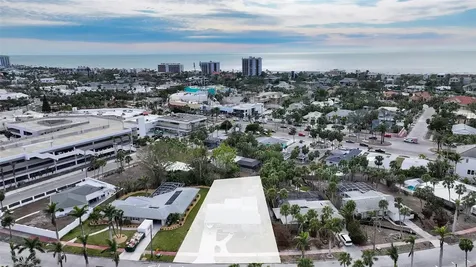 141 N Adams Drive Sarasota FL 34236