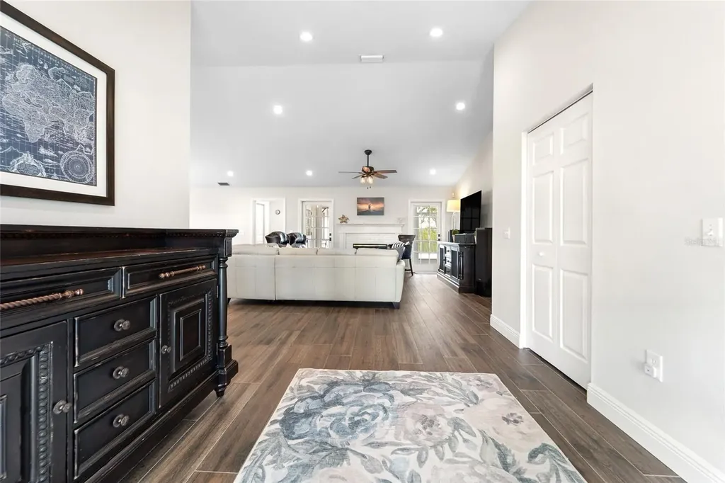 724 Bayshore Drive Terra Ceia FL 34250
