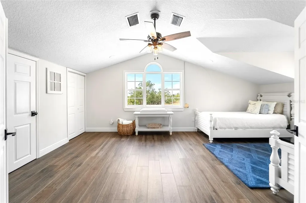 724 Bayshore Drive Terra Ceia FL 34250