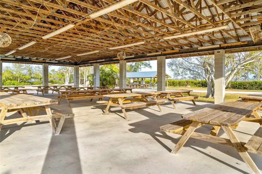724 Bayshore Drive Terra Ceia FL 34250