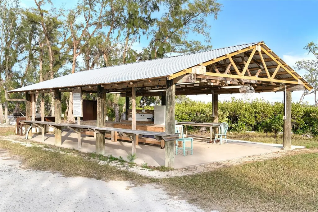 724 Bayshore Drive Terra Ceia FL 34250