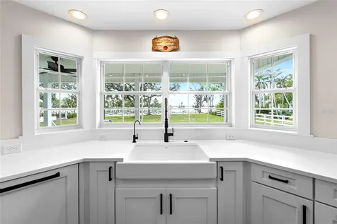 724 Bayshore Drive Terra Ceia FL 34250