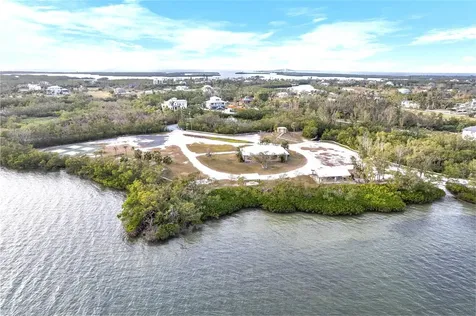 724 Bayshore Drive Terra Ceia FL 34250